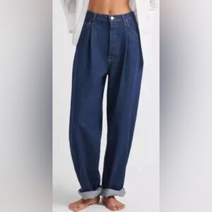 MOTHER Snacks! Pleated Fun Dip Puddle Jeans Cold Brew Dark Wash Blue Size 29